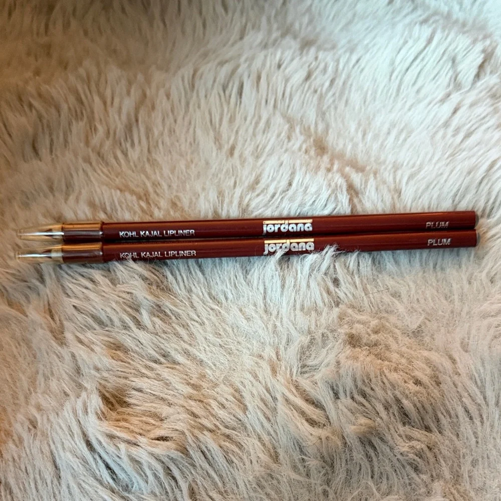 New Kohl Kayak Jordana Plum Lip Liner- set of 2